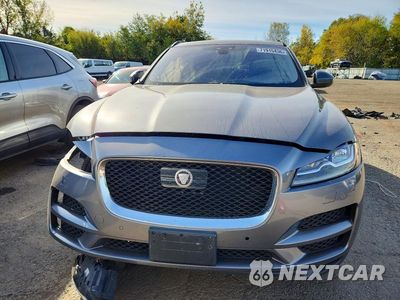 Piąte zdjęcie samochodu w środku: 2019 JAGUAR F-PACE PRESTIGE VIN:SADCK2FN6KA607575 - miniatura