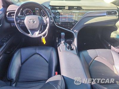 Zdjęcie 8 z 12 samochodu: 2018 TOYOTA CAMRY SE VIN:4T1B11HK9JU657550 - miniatura