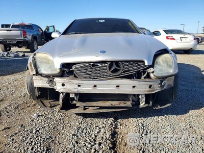 Piąte zdjęcie samochodu w środku: 2001 MERCEDES-BENZ SLK 320 VIN:WDBKK65F01F197946 - miniatura