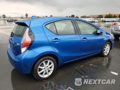 Trzecie zdjęcie samochodu z tyłu: 2016 TOYOTA PRIUS C THREE VIN:JTDKDTB37G1118136 - miniatura