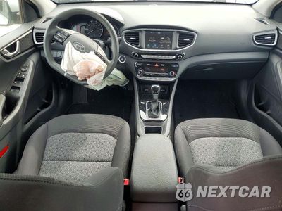 Zdjęcie 8 z 12 samochodu: 2017 HYUNDAI IONIQ BLUE VIN:KMHC65LC8HU052409 - miniatura