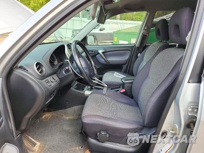 Zdjęcie 7 z 13 samochodu: 2004 TOYOTA RAV4 BASE VIN:JTEGD20V740042709 - miniatura