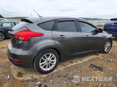 Trzecie zdjęcie samochodu z tyłu: 2016 FORD FOCUS SE VIN:1FADP3K23GL270223 - miniatura