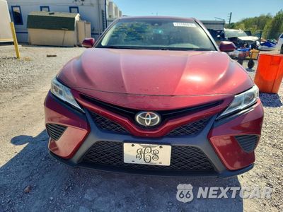 Piąte zdjęcie samochodu w środku: 2018 TOYOTA CAMRY SE VIN:4T1B11HKXJU564309 - miniatura