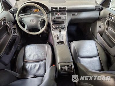 Zdjęcie 8 z 12 samochodu: 2003 MERCEDES-BENZ C 230K SPORT SEDAN VIN:WDBRF40J03F409993 - miniatura