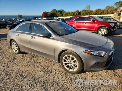 Czwarte zdjęcie samochodu z boku: 2019 MERCEDES-BENZ A 220 4MATIC VIN:WDD3G4FB0KW012471 - miniatura