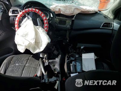 Zdjęcie 8 z 12 samochodu: 2014 NISSAN SENTRA SR VIN:3N1AB7AP0EY251135 - miniatura
