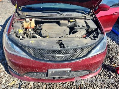 Zdjęcie 12 z 13 samochodu: 2018 CHRYSLER PACIFICA LIMITED VIN:2C4RC1GG0JR321678 - miniatura