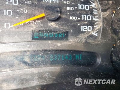 Zdjęcie 9 z 12 samochodu: 2003 CHEVROLET SILVERADO K2500 HEAVY DUTY VIN:1GCHK29U23E194911 - miniatura
