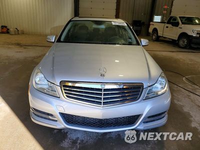 Piąte zdjęcie samochodu w środku: 2013 MERCEDES-BENZ C 250 VIN:WDDGF4HB9DR294709 - miniatura