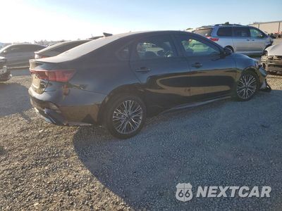 Trzecie zdjęcie samochodu z tyłu: 2022 KIA FORTE GT LINE VIN:3KPF54AD2NE512023 - miniatura
