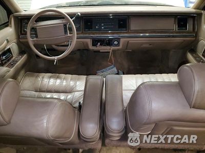 Zdjęcie 8 z 13 samochodu: 1992 LINCOLN TOWN CAR EXECUTIVE VIN:1LNLM81W1NY631816 - miniatura