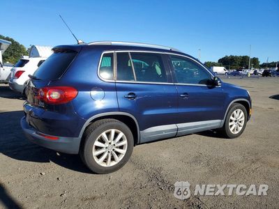 Trzecie zdjęcie samochodu z tyłu: 2011 VOLKSWAGEN TIGUAN S VIN:WVGBV7AX8BW527911 - miniatura
