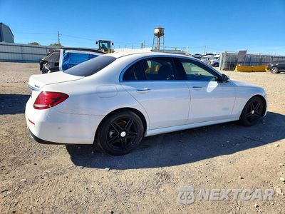 Trzecie zdjęcie samochodu z tyłu: 2019 MERCEDES-BENZ E 300 4MATIC VIN:WDDZF4KB7KA533736 - miniatura