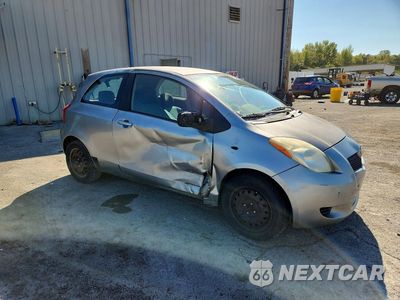 Czwarte zdjęcie samochodu z boku: 2007 TOYOTA YARIS BASE VIN:JTDJT923X75058315 - miniatura