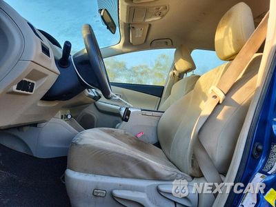 Zdjęcie 7 z 12 samochodu: 2013 TOYOTA PRIUS V TWO VIN:JTDZN3EU0D3266015 - miniatura