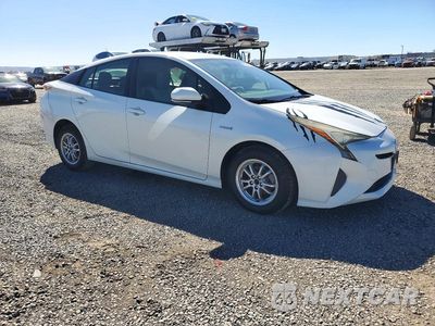 Czwarte zdjęcie samochodu z boku: 2016 TOYOTA PRIUS TWO ECO VIN:JTDKARFU3G3019042 - miniatura