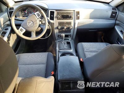 Zdjęcie 8 z 13 samochodu: 2009 JEEP GRAND CHEROKEE LAREDO VIN:1J8GR48K69C503005 - miniatura