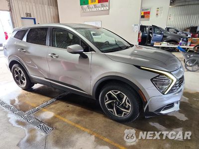 Czwarte zdjęcie samochodu z boku: 2025 KIA SPORTAGE LX VIN:KNDPU3DFXS7380803 - miniatura
