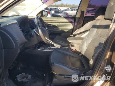 Zdjęcie 7 z 13 samochodu: 2017 MITSUBISHI OUTLANDER SE VIN:JA4AD3A36HZ018829 - miniatura