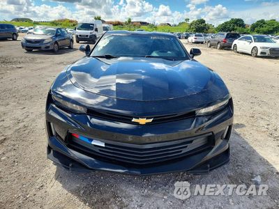 Piąte zdjęcie samochodu w środku: 2017 CHEVROLET CAMARO LS VIN:1G1FA1RXXH0102777 - miniatura