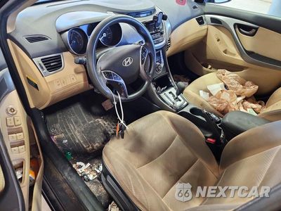 Zdjęcie 8 z 12 samochodu: 2013 HYUNDAI ELANTRA GLS VIN:KMHDH4AE7DU008263 - miniatura