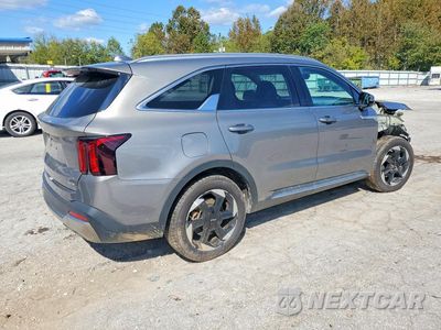 Trzecie zdjęcie samochodu z tyłu: 2025 KIA SORENTO EX VIN:KNDRJDJH9S5304725 - miniatura