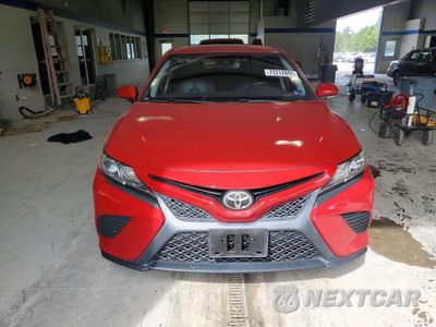 Piąte zdjęcie samochodu w środku: 2019 TOYOTA CAMRY SE VIN:4T1B11HK6KU176060 - miniatura