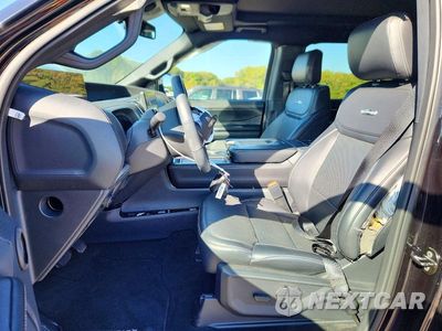 Zdjęcie 7 z 13 samochodu: 2025 FORD EXPEDITION PLATINUM VIN:1FMJU1MG3SEA60894 - miniatura