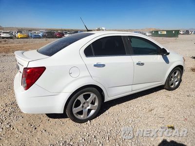 Trzecie zdjęcie samochodu z tyłu: 2014 CHEVROLET SONIC LTZ VIN:1G1JE5SB9E4148450 - miniatura
