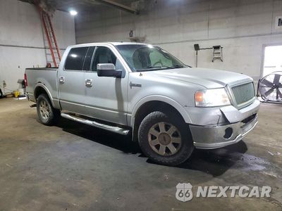 Czwarte zdjęcie samochodu z boku: 2006 LINCOLN MARK LT VIN:5LTPW18536FJ13446 - miniatura
