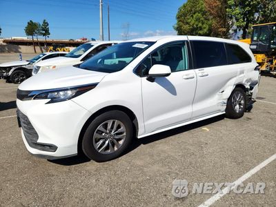 2023 TOYOTA SIENNA LE 5TDKRKEC9PS162049 - główne zdjęcie licytacji z USA - miniatura