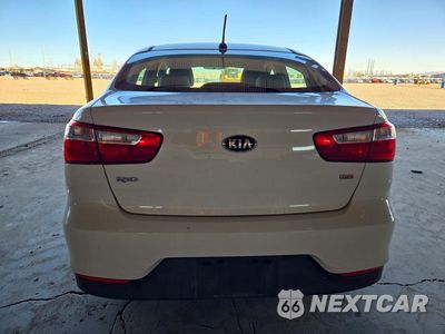 Zdjęcie 6 z 12 samochodu: 2016 KIA RIO LX VIN:KNADM4A31G6637439 - miniatura