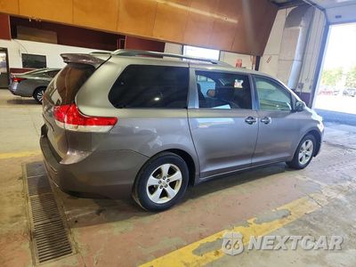 Trzecie zdjęcie samochodu z tyłu: 2011 TOYOTA SIENNA LE VIN:5TDKK3DC4BS049257 - miniatura