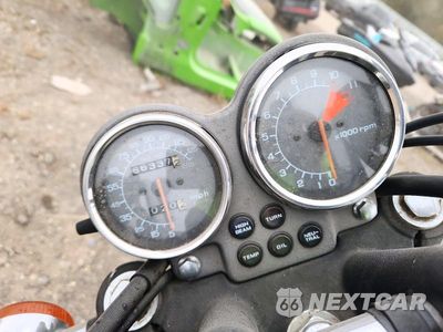 Zdjęcie 7 z 9 samochodu: 1987 HONDA VF700 C VIN:JH2RC2110HM300487 - miniatura