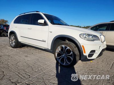 Czwarte zdjęcie samochodu z boku: 2013 BMW X5 XDRIVE35I VIN:5UXZV4C51D0B13745 - miniatura