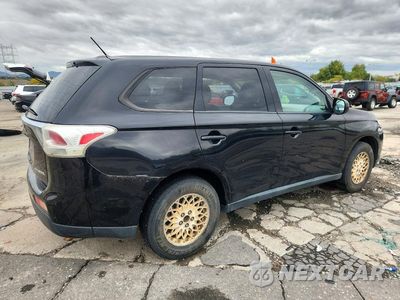 Trzecie zdjęcie samochodu z tyłu: 2014 MITSUBISHI OUTLANDER ES VIN:JA4AD2A3XEZ007998 - miniatura