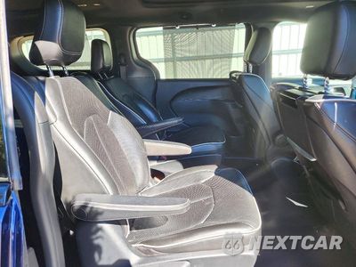Zdjęcie 11 z 13 samochodu: 2020 CHRYSLER PACIFICA HYBRID LIMITED VIN:2C4RC1N75LR193251 - miniatura