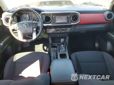 Zdjęcie 8 z 12 samochodu: 2019 TOYOTA TACOMA SR5 V6 VIN:3TMAZ5CN1KM105712 - miniatura