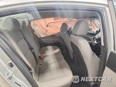 Zdjęcie 10 z 12 samochodu: 2019 HYUNDAI ELANTRA SE VIN:5NPD74LF5KH497668 - miniatura