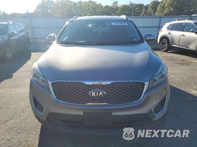 Piąte zdjęcie samochodu w środku: 2018 KIA SORENTO LX VIN:5XYPG4A39JG371910 - miniatura