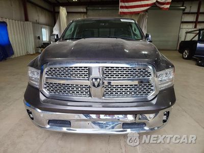 Piąte zdjęcie samochodu w środku: 2017 RAM 1500 LARAMIE VIN:1C6RR7NT9HS774747 - miniatura