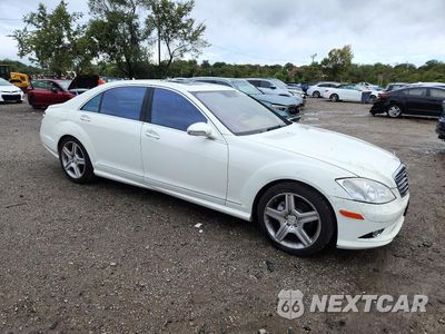 Czwarte zdjęcie samochodu z boku: 2009 MERCEDES-BENZ S 550 VIN:WDDNG71X69A260535 - miniatura