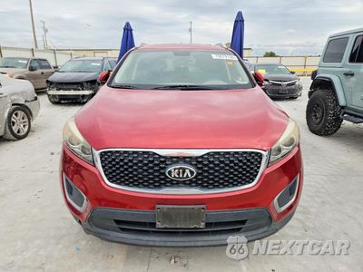 Piąte zdjęcie samochodu w środku: 2017 KIA SORENTO LX VIN:5XYPG4A30HG218648 - miniatura