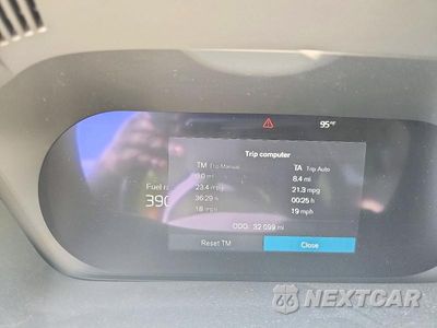 Zdjęcie 9 z 13 samochodu: 2022 VOLVO XC60 B5 MOMENTUM VIN:YV4L12DK7N1941266 - miniatura