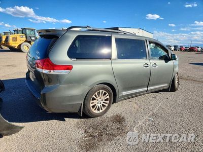 Trzecie zdjęcie samochodu z tyłu: 2014 TOYOTA SIENNA XLE 8-PASSENGER VIN:5TDYK3DC3ES466142 - miniatura