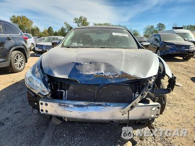 Piąte zdjęcie samochodu w środku: 2017 NISSAN ALTIMA 2.5 S VIN:1N4AL3AP3HC255847 - miniatura