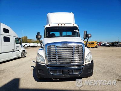 Piąte zdjęcie samochodu w środku: 2016 FREIGHTLINER CASCADIA 125 SEMI TRUCK VIN:1FUBGEDV1GLHC5775 - miniatura