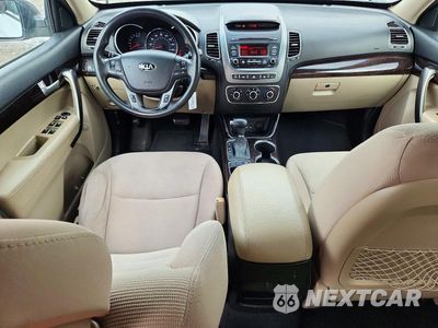 Zdjęcie 8 z 13 samochodu: 2015 KIA SORENTO LX VIN:5XYKT3A62FG646602 - miniatura