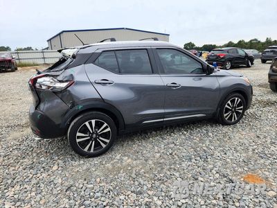 Trzecie zdjęcie samochodu z tyłu: 2018 NISSAN KICKS SR VIN:3N1CP5CU7JL529893 - miniatura